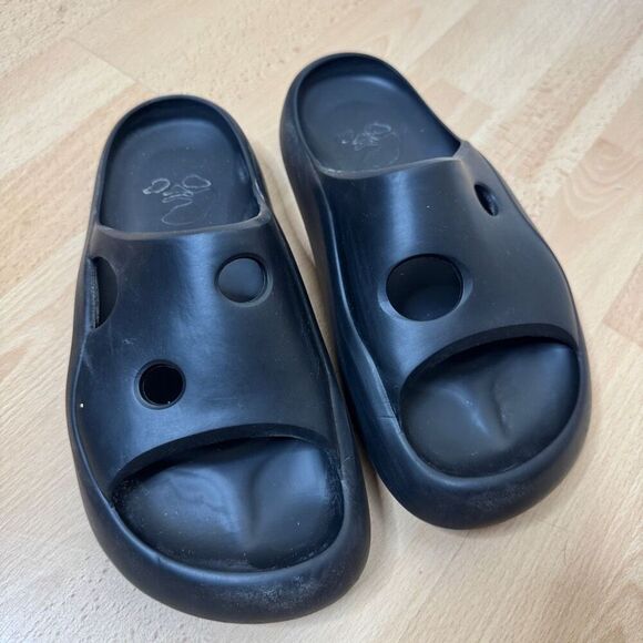 Off White Rubber Meteor Slides Women's 38 Black Made in Italy - Picture 1 of 7